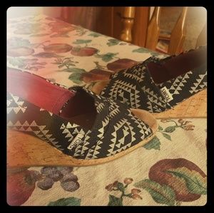 TOMS wedges size 10